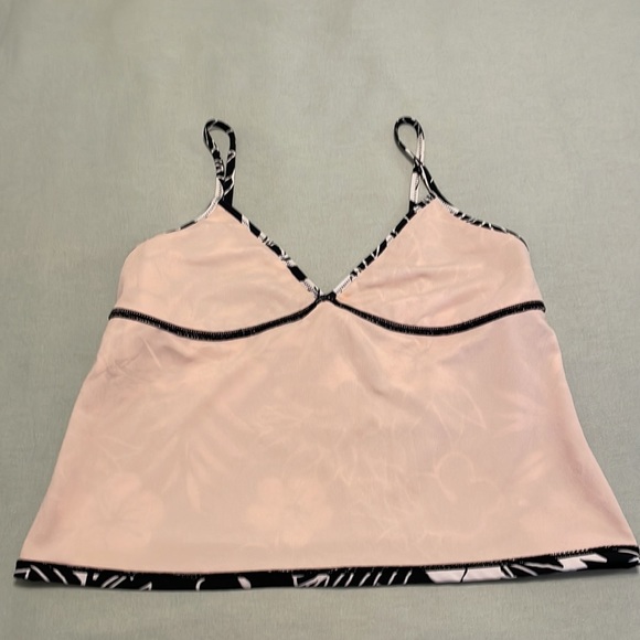 Old Navy Swimsuit Top. - Picture 5 of 10